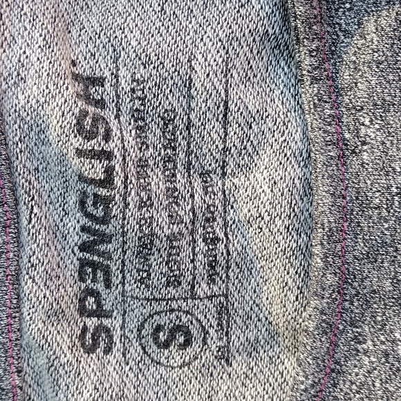 Sweatshirt - Picture 8 of 8